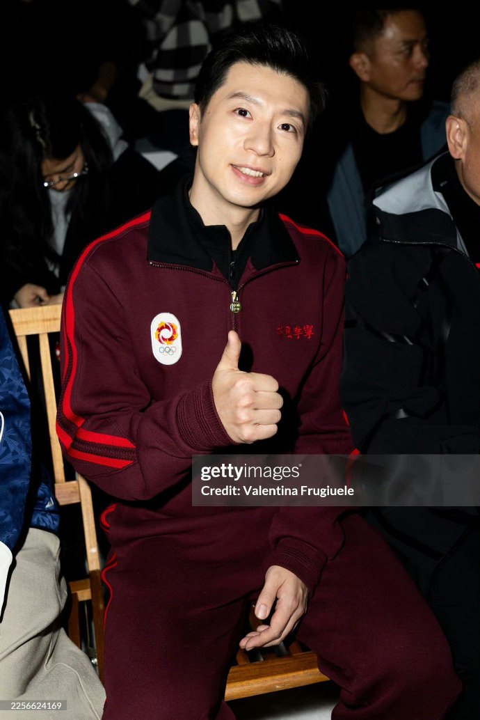 星空电竞平台-马龙亮相米兰时装周G社生图获赞，乒乓之外探索新可能|成龙|赛制|对手|赛场|人生_新浪体育_新浪新闻