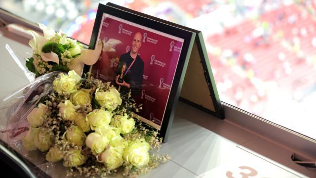 星空电竞官网-还记得世界杯殉职的名记么?个人纪念衫近日推出